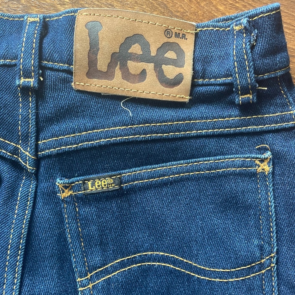 Vintage 80s Lee High-Waisted Jeans - Picture 5 of 9